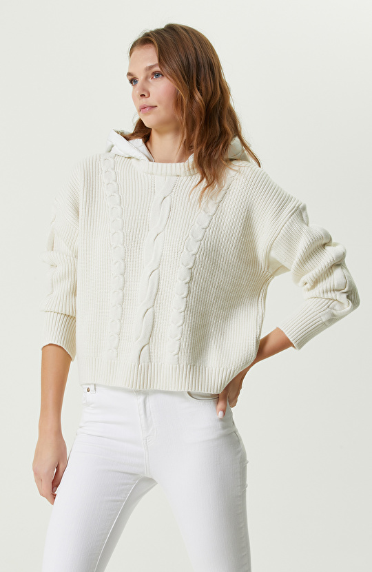 Ekru Saç Örgü Kazak