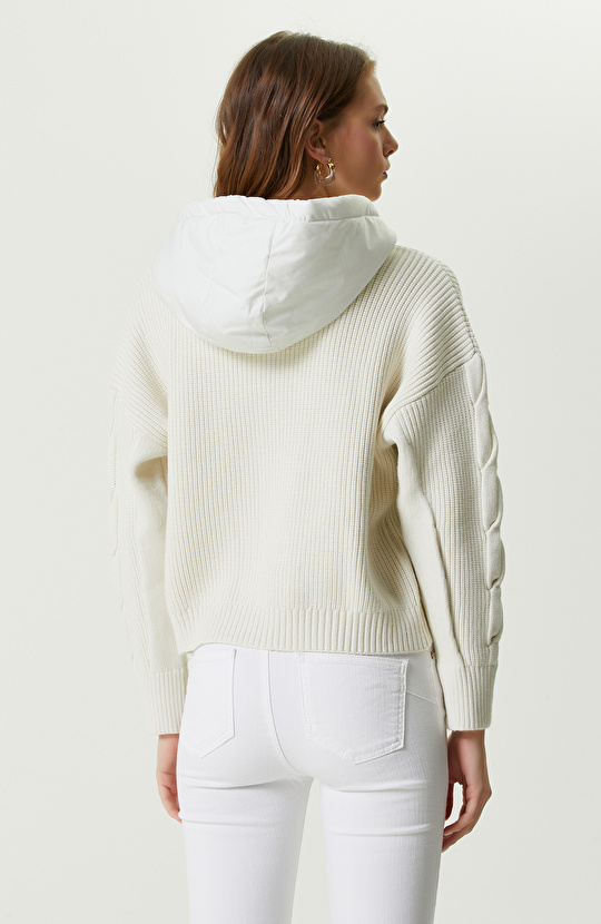 Ekru Saç Örgü Kazak