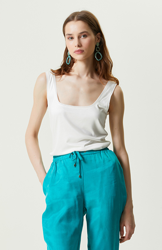 Ekru Kare Yaka Askılı T-shirt