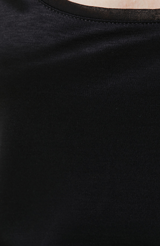 Siyah Kare Yaka Askılı T-shirt