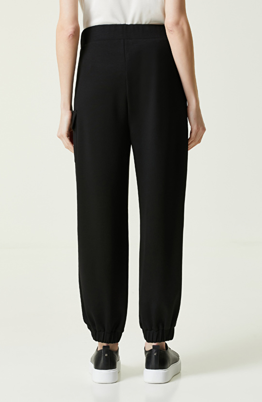 Siyah Lastik Paça Eşofman