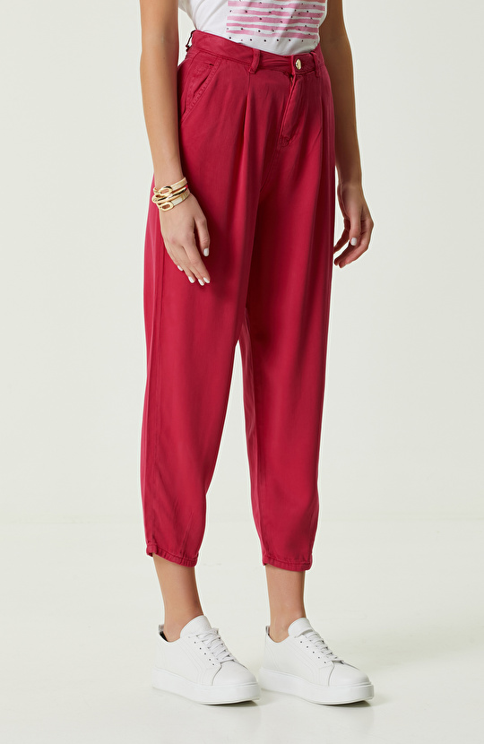 Fuşya Pilili Dar Paça Casual Pantolon