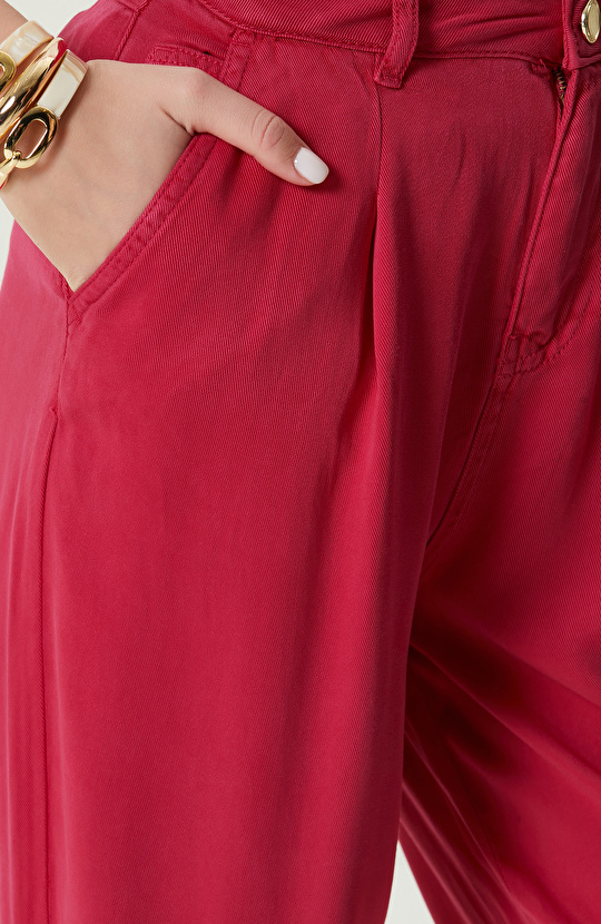 Fuşya Pilili Dar Paça Casual Pantolon