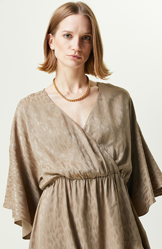 Vizon Kruvaze V Yaka Kolu Volanlı Elbise