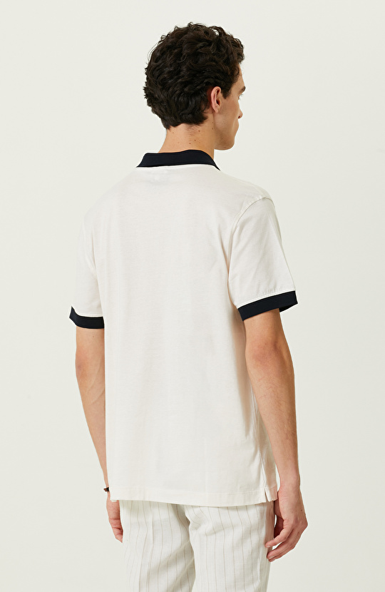 Beyaz Polo Yaka Kısa Kollu T-Shirt