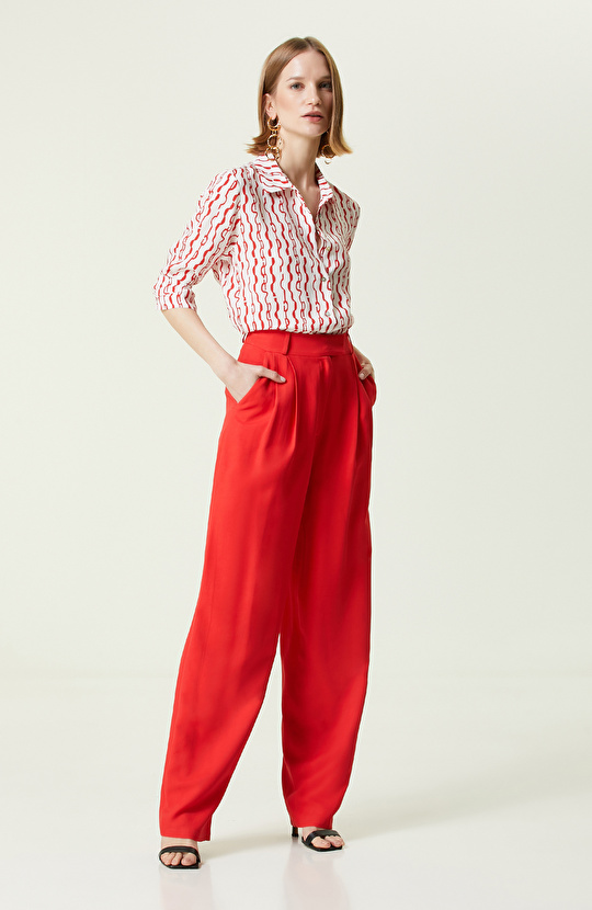 Beyaz Kırmızı Desenli Uzun Kollu Gömlek