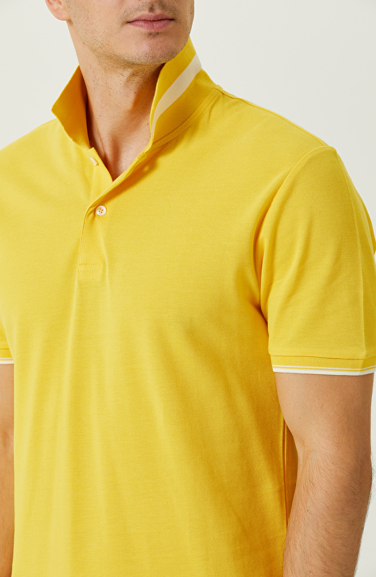 Sarı Polo Yaka Garnili T-Shirt