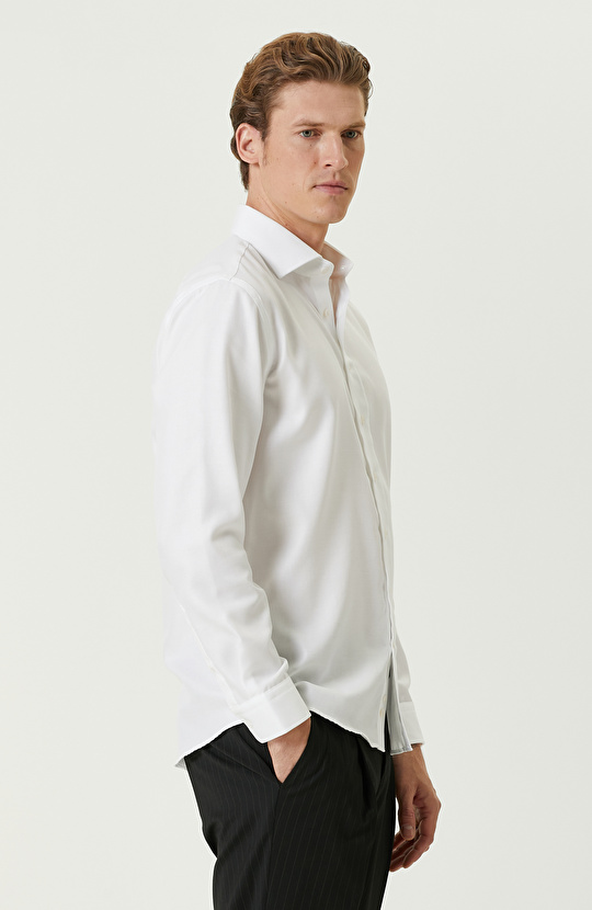 Beyaz Balıksırtı Desenli Non-Iron Gömlek