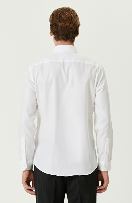 Beyaz Balıksırtı Desenli Non-Iron Gömlek