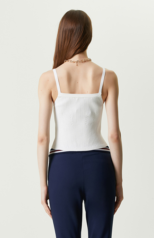 Beyaz V Yaka Askılı Kazak