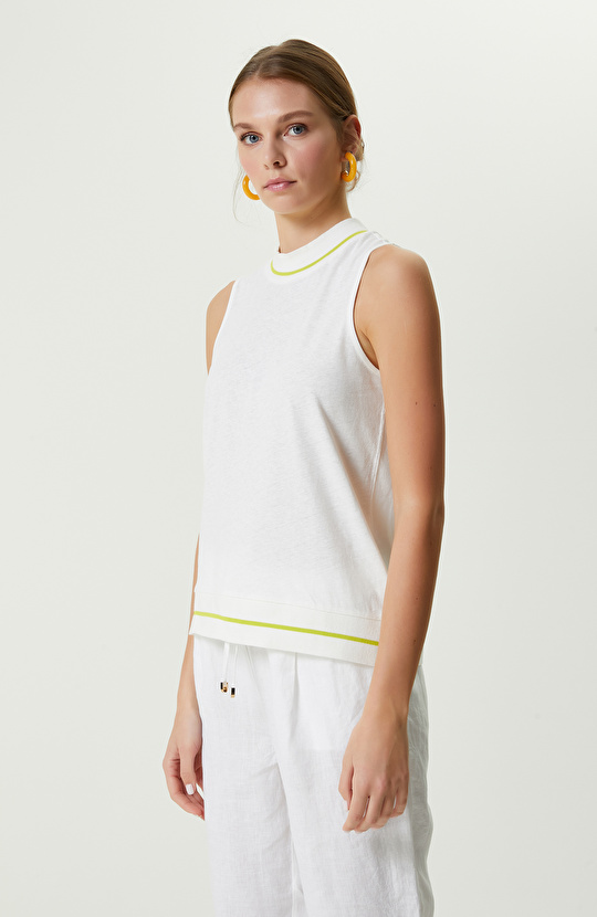 Kırık Beyaz Ribana Yakalı T-Shirt