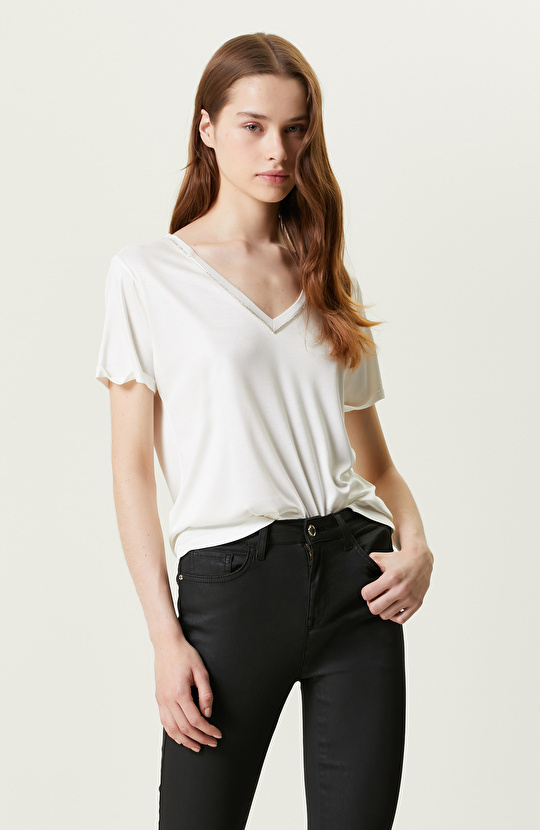 Ekru Kısa Kollu V Yaka T-shirt