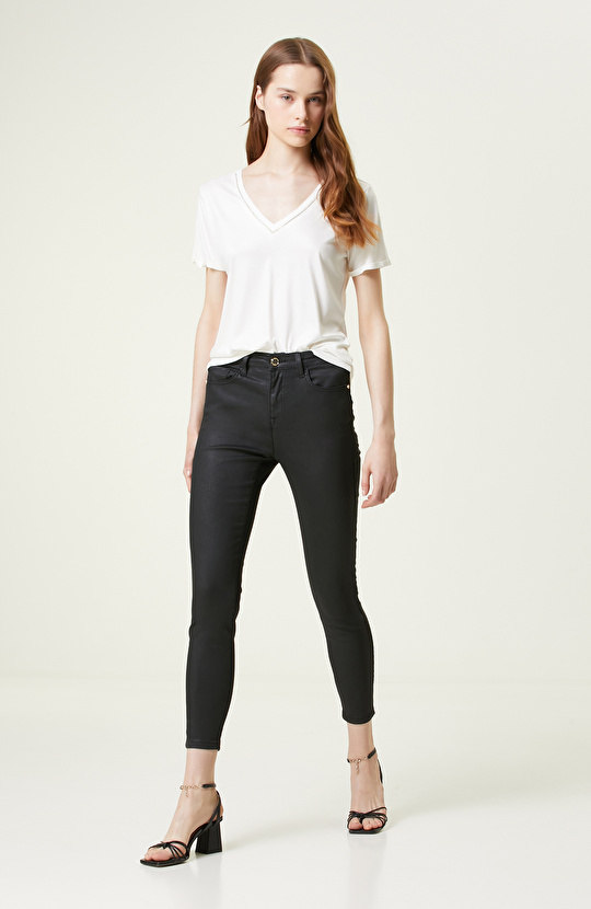 Ekru Kısa Kollu V Yaka T-shirt