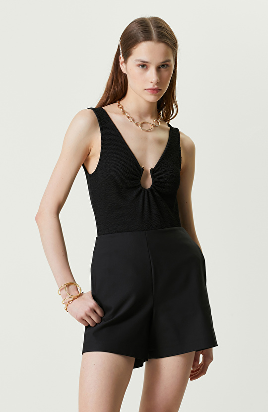 Siyah Kolsuz U Yaka Bluz