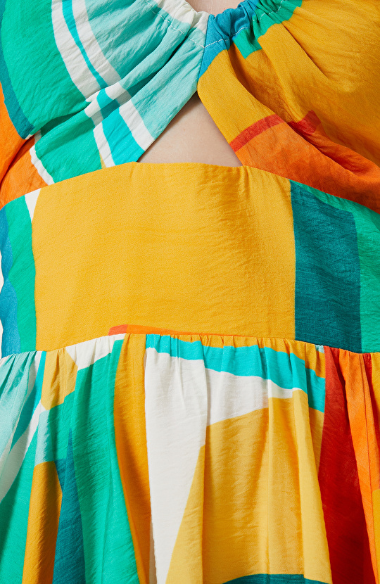 Yeşil Ekru Askılı V Yaka Elbise