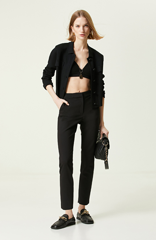 Siyah Askılı V Yaka Büstiyer