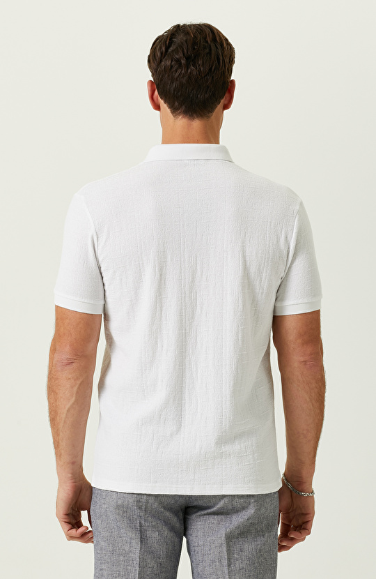 Beyaz Jakarlı Polo Yaka Gömlek