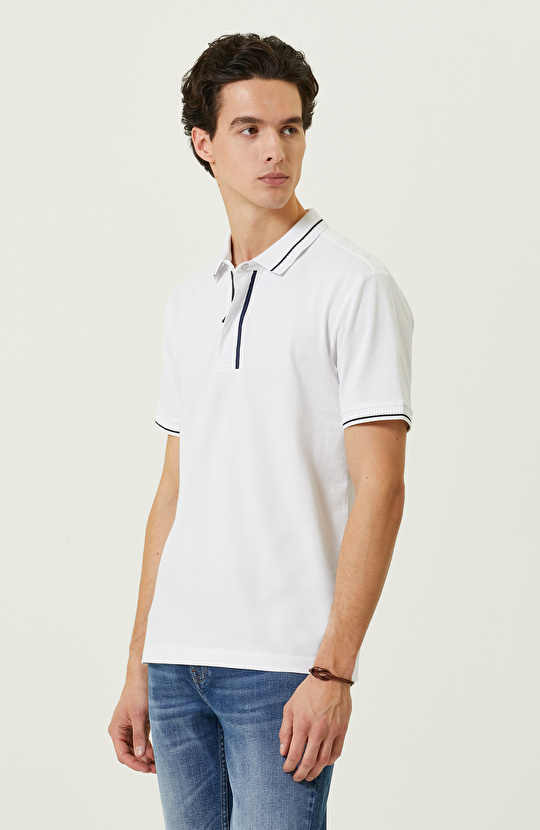 Beyaz Fermuarlı Polo Yaka T-Shirt