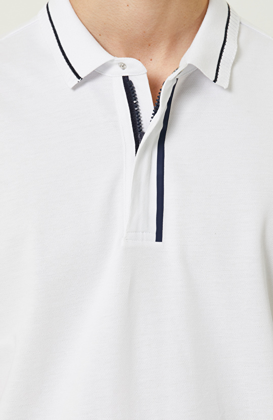 Beyaz Fermuarlı Polo Yaka T-Shirt