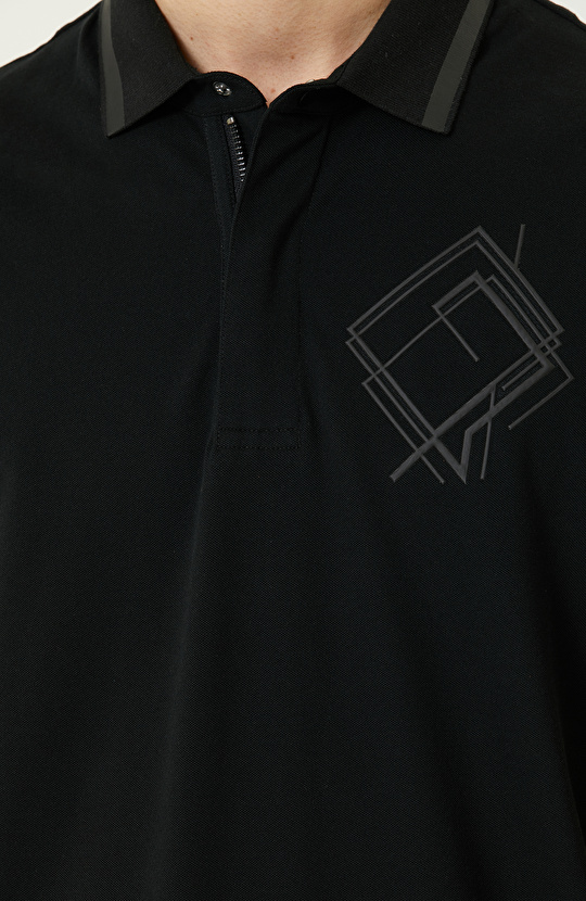 Siyah Baskılı Fermuarlı Polo Yaka T-Shirt