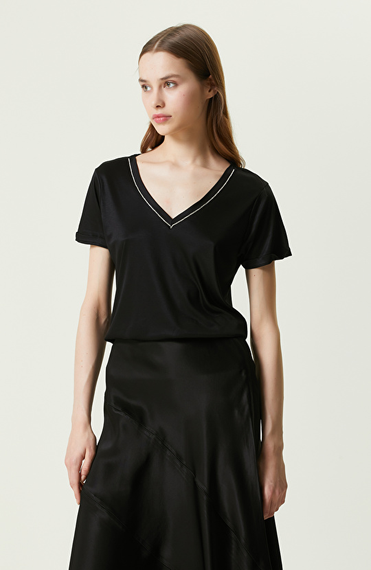 Siyah Kısa Kollu V Yaka T-shirt