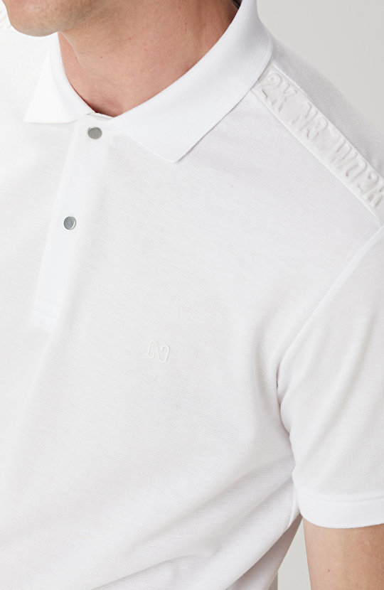 Beyaz Polo Yaka T-shirt