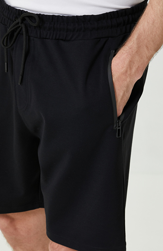 Siyah Düz Paça Şort