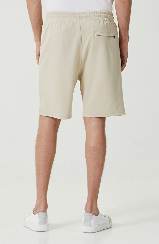 Bej Düz Paça Şort