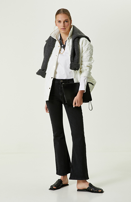 Beyaz Dokuma Hakim Yaka Gömlek