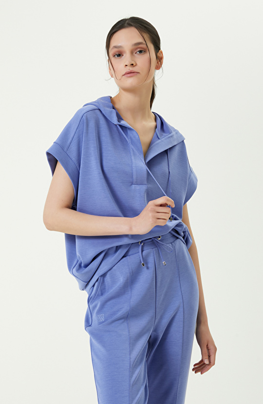 Mavi V Yaka Kısa Kollu Sweatshirt