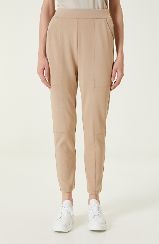 Bej Dikiş Detaylı Eşofman