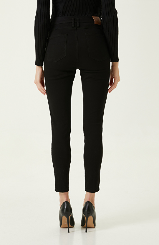 Düğme Detaylı Siyah Denim Pantolon