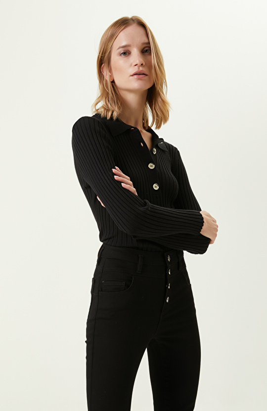 Düğme Detaylı Siyah Kazak