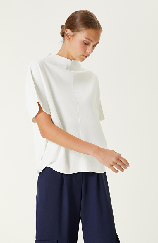 Ekru Dik Yaka Triko Kazak