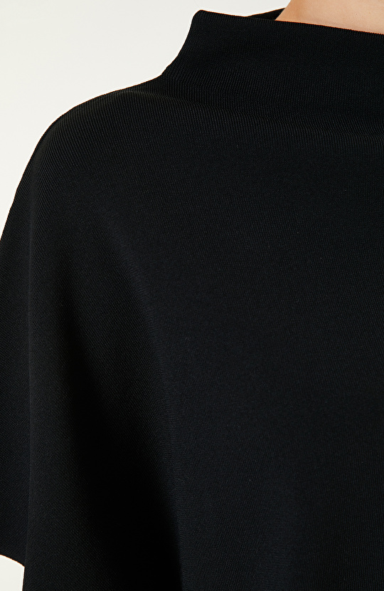 Siyah Dik Yaka Triko Kazak