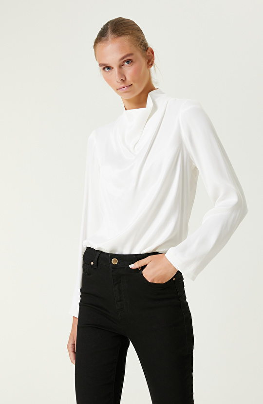 Ekru Degaje Yaka Bluz