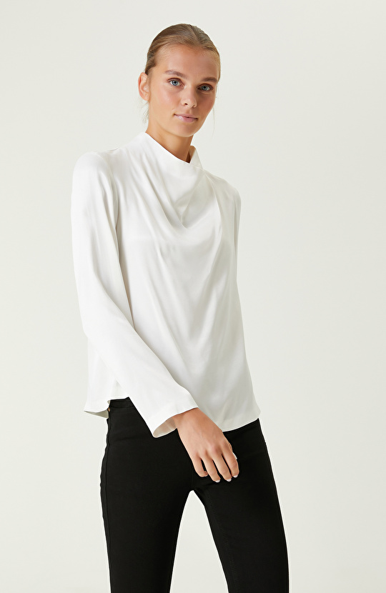 Ekru Degaje Yaka Bluz