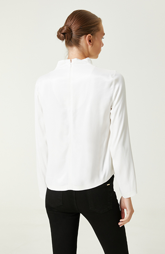 Ekru Degaje Yaka Bluz