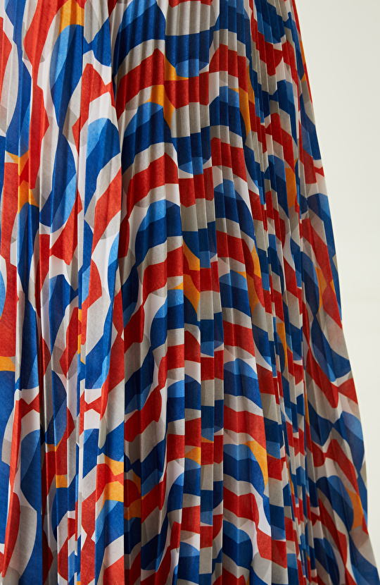 Beyaz Piliseli Uzun Etek