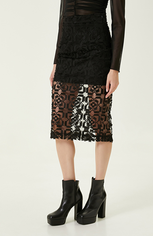 Siyah Güpürlü Kalem Etek