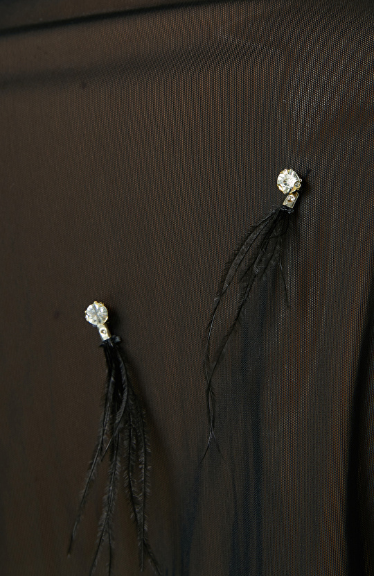 Otriş ve Taş Detaylı Siyah Gömlek