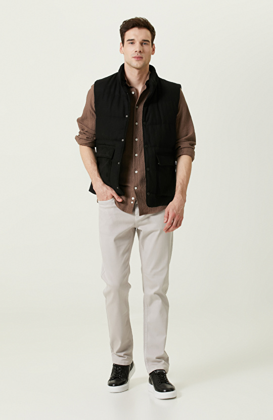 Yan Cep Fermuarlı Dik Yaka Siyah Yelek