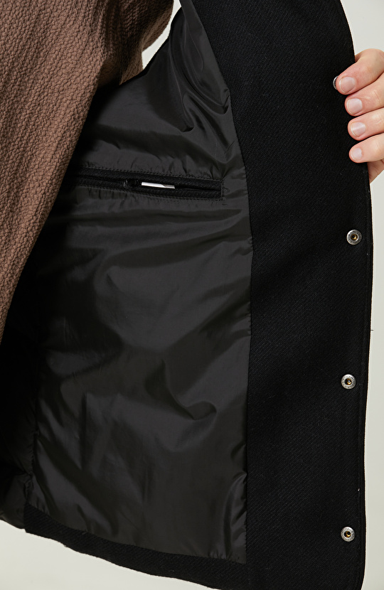 Yan Cep Fermuarlı Dik Yaka Siyah Yelek