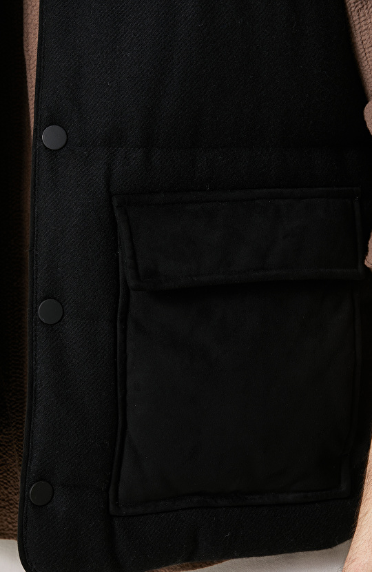 Yan Cep Fermuarlı Dik Yaka Siyah Yelek
