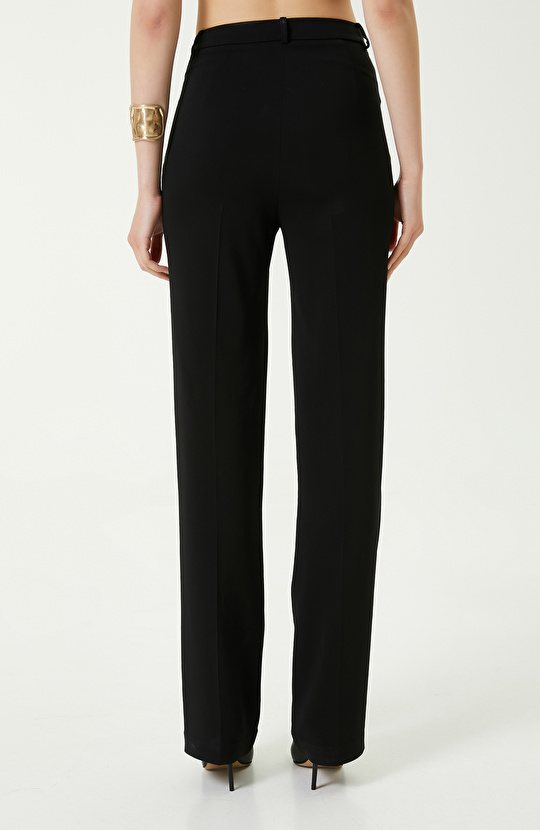 Dikiş Detaylı Bol Paça Siyah Pantolon