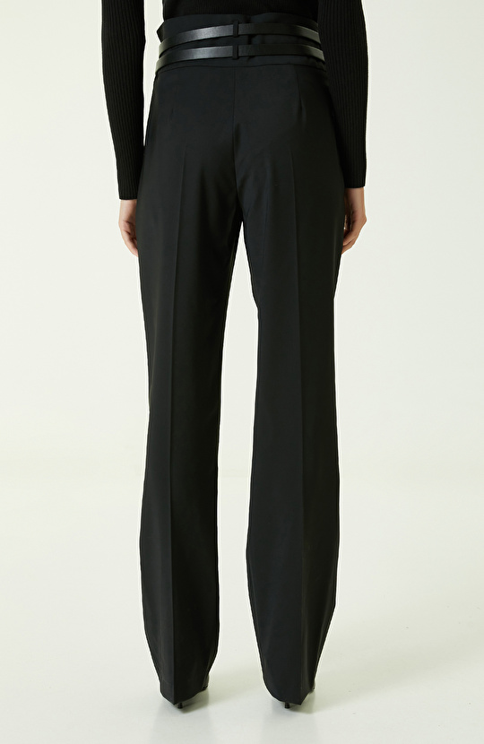 Çift Kemer Detaylı Siyah Pantolon