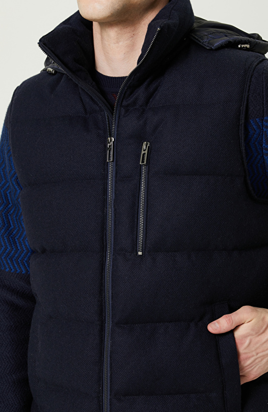 Lacivert Yan Cepli Kapüşon Yaka Yelek