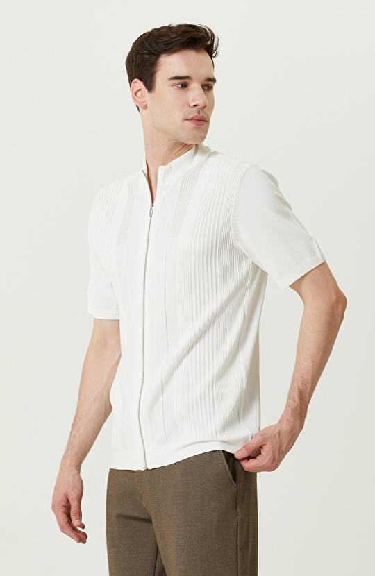 Ekru Kısa Kollu Jakarlı Triko Gömlek