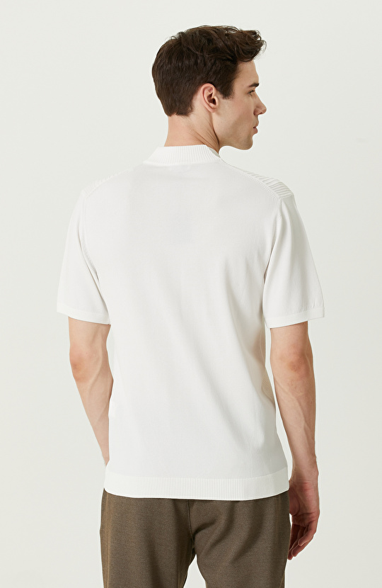 Ekru Kısa Kollu Jakarlı Triko Gömlek