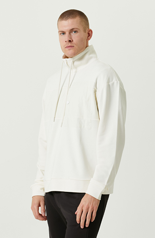 N-Tech Ekru Dik Yaka Sweatshirt